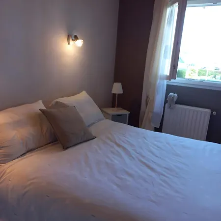 Holiday home Charmante Maison A 50m De La La Terre du Pont